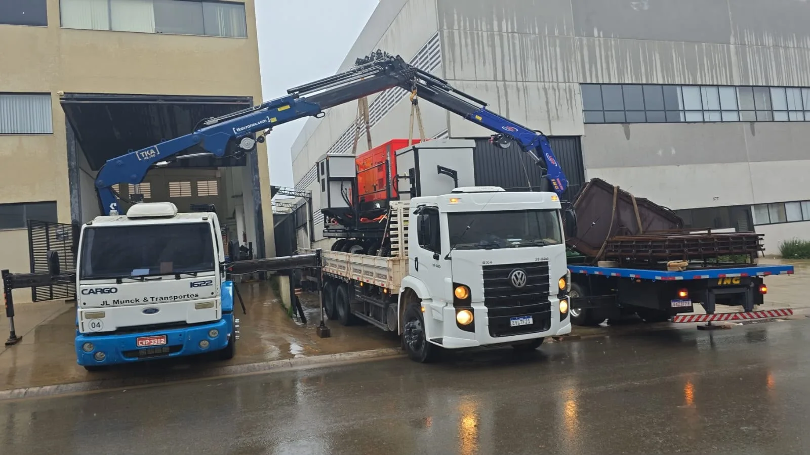 Içamento de máquina industrial pesada com caminhão Munck